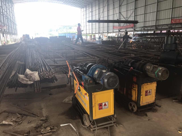 固力士 滾絲機(jī) 中國(guó)效率:花莞高速創(chuàng)造快捷交通